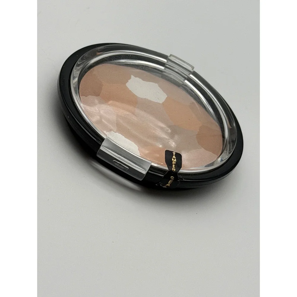 Signature Club A Wear With Everything Natural Finishing Powder 0.28oz NWOB